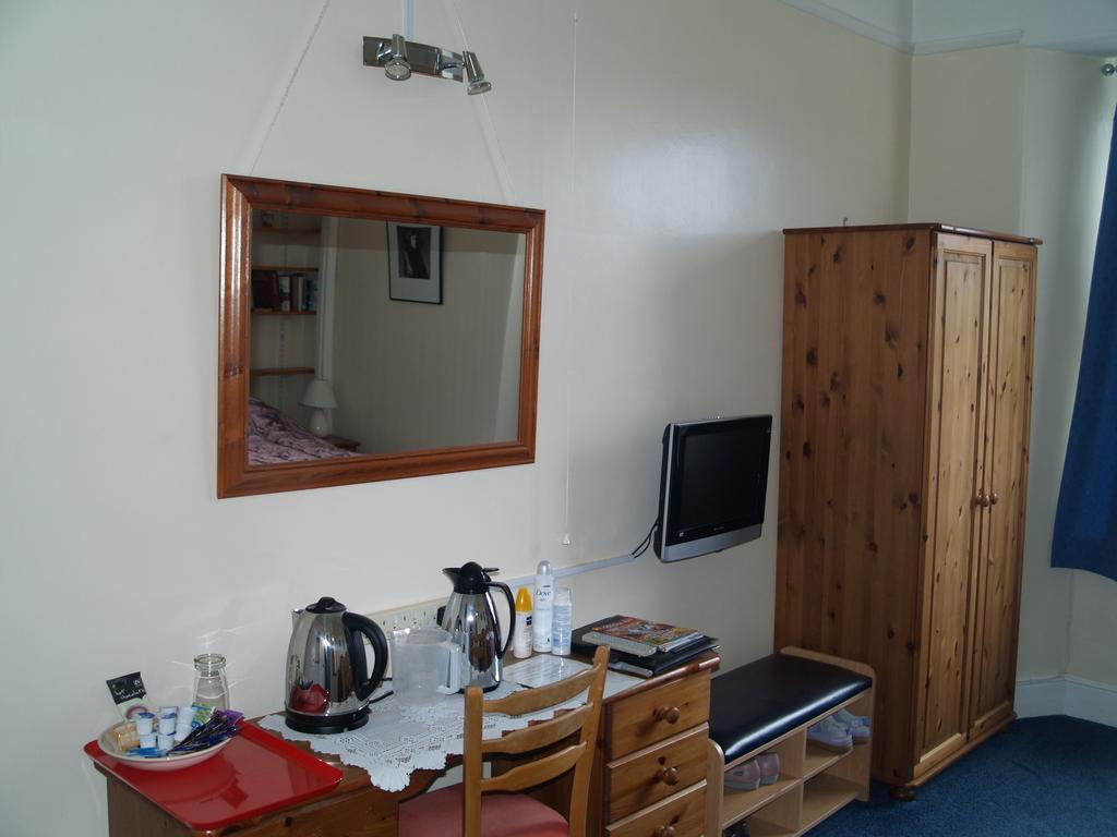 Penrose Guest House Penzance Room photo